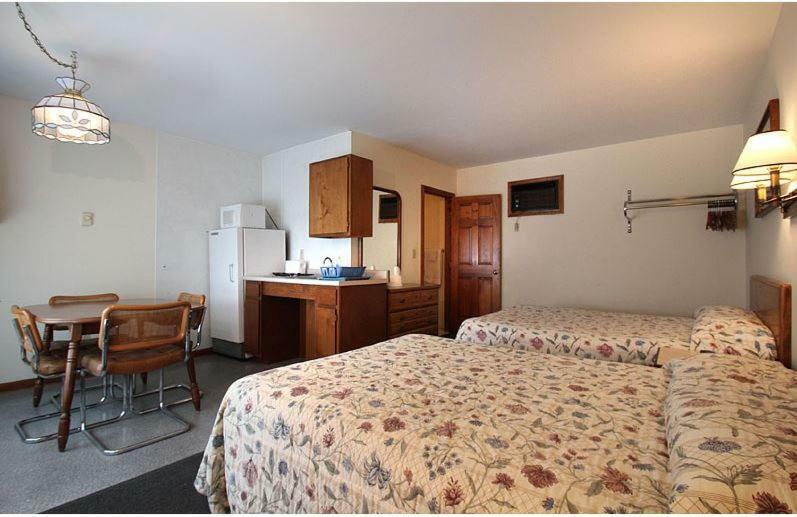 Dolphyn Motel Хэмптон Экстерьер фото