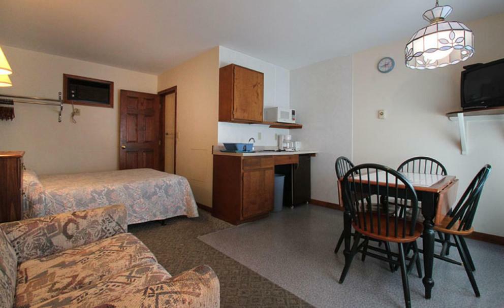 Dolphyn Motel Хэмптон Экстерьер фото